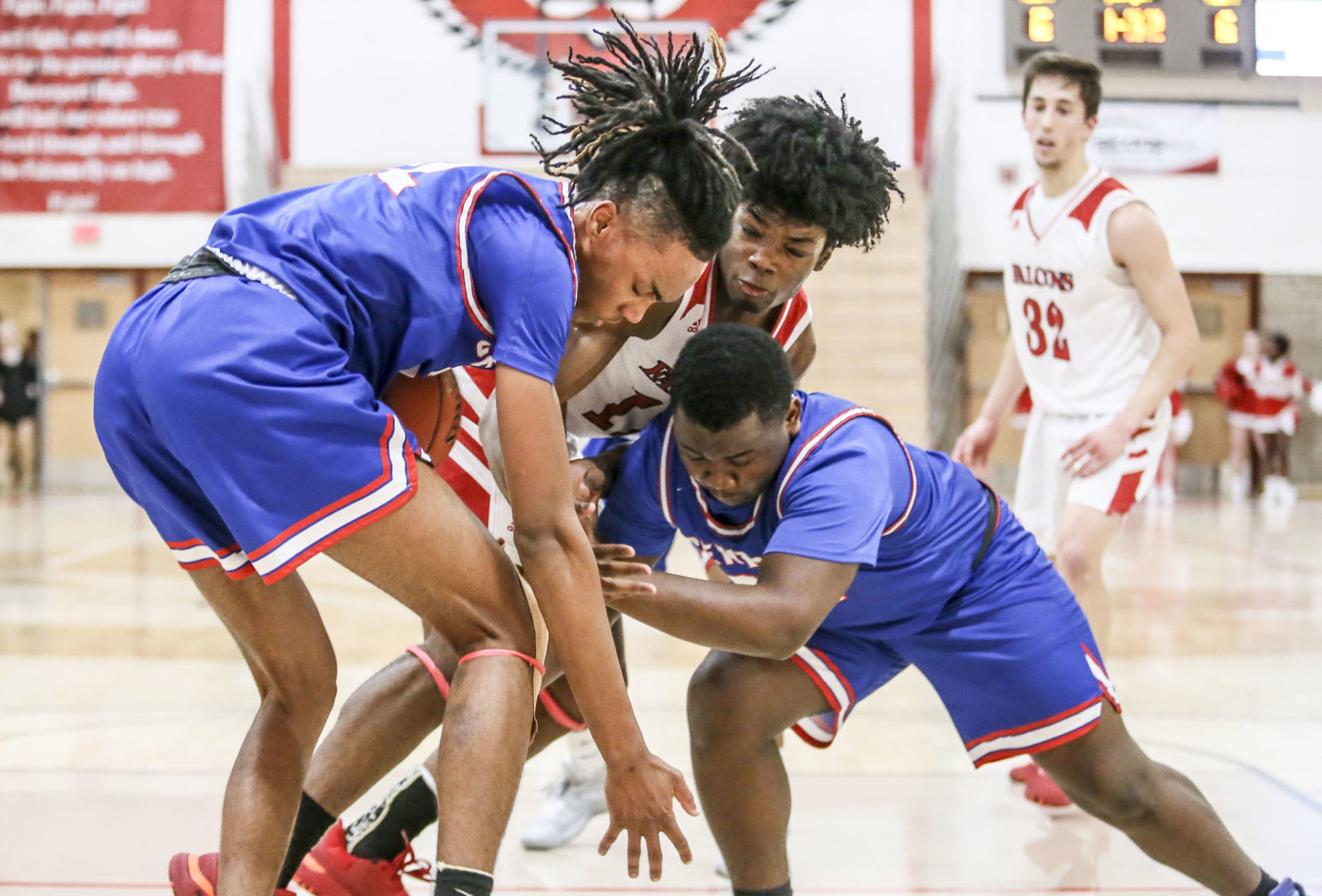 021120-qc-spt-cent-west-hoops-20.JPG